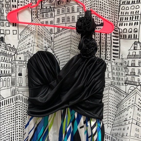 Prom dress - Picture 2 of 5